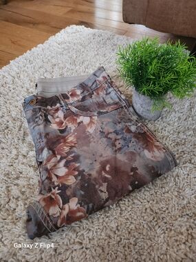 Tempo Paris Reversible Beige/ Brown Floral